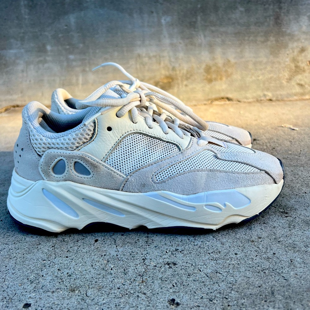 YEEZY X ADIDAS
Boost 700 'Analog' Athletic Sneakers